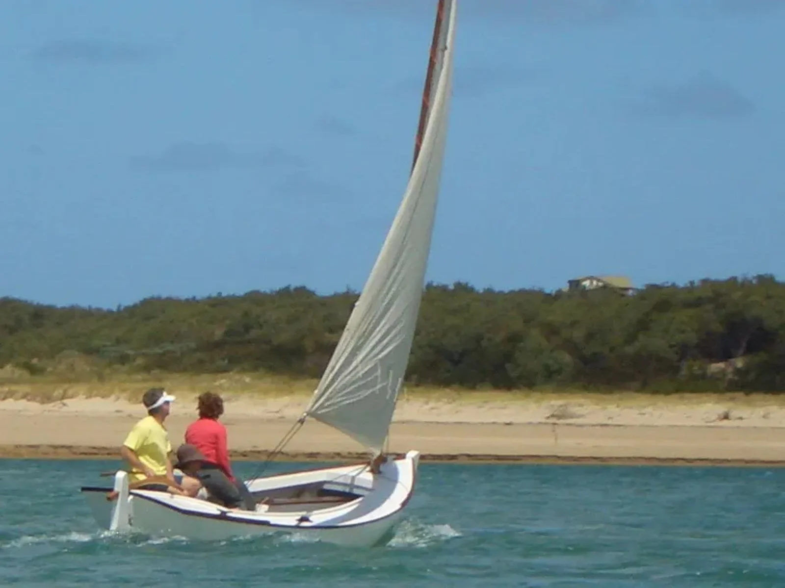 Mack Horton's Sharpie 18, from Gavin Atkin's In The Boatshed blog, https://intheboatshed.net/2007/02/09/an-18ft-sharpie-drawn-by-reuel-parker/